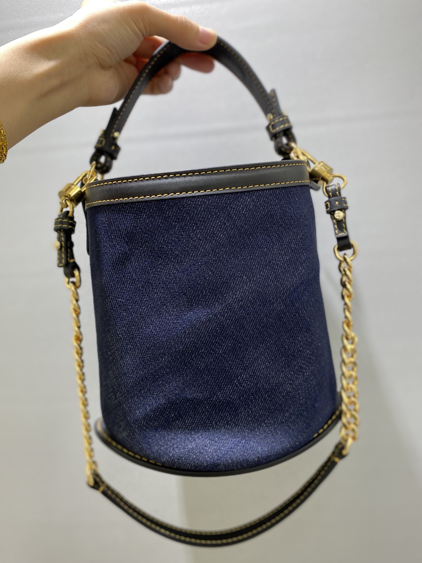 델보 핀 버킷백